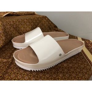 Ugg Jane Patent Slides
